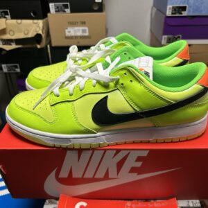 Nike Dunk Low SE Volt BLACK Total Orange Glow FJ4610-702 Mens SIZE 13 BRAND NEW