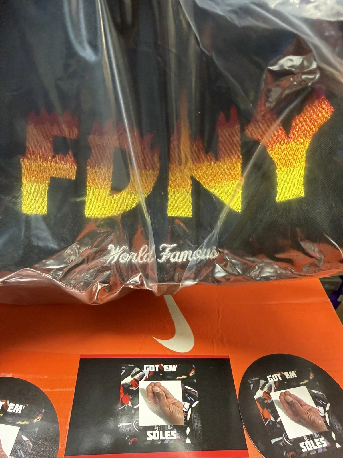 Supreme/FDNY Box Logo New Era® BLACK 7 3/4 FW26 - Image 5