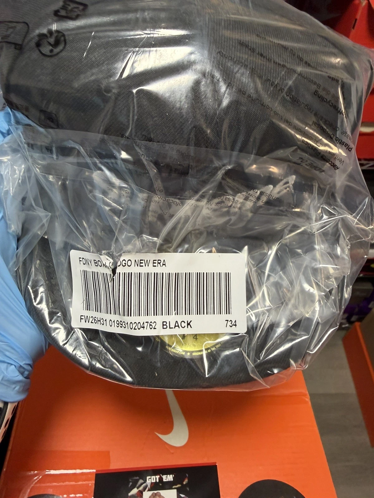 Supreme/FDNY Box Logo New Era® BLACK 7 3/4 FW26 - Image 6