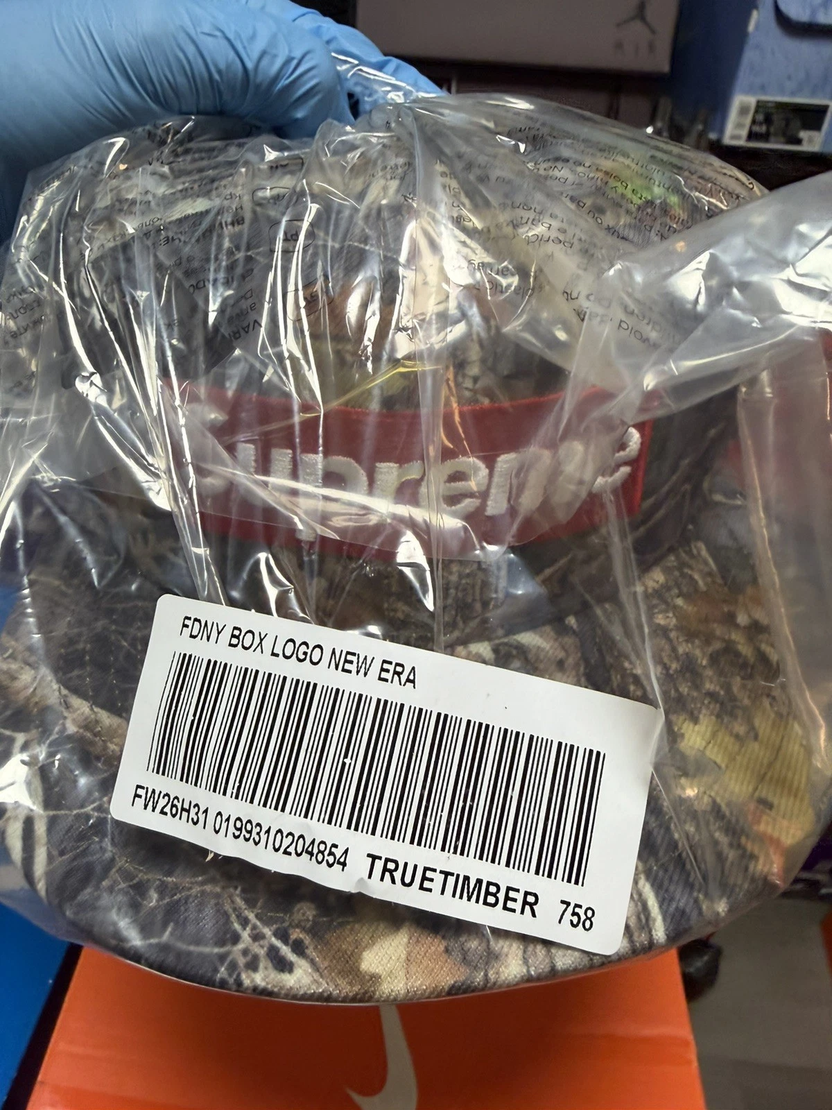 Supreme/FDNY Box Logo New Era® TRUETIMBER 7 5/8 FW26 - Image 6